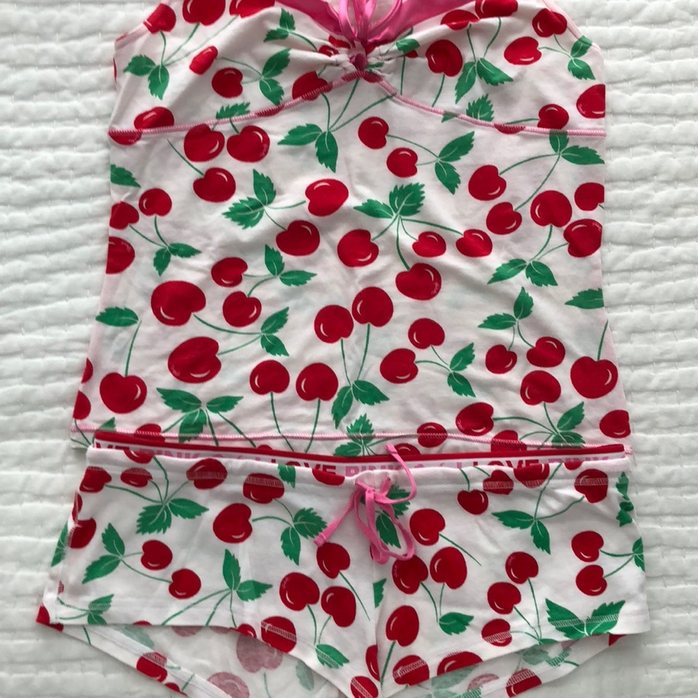 Two piece sleep set
